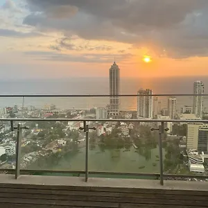 https://apt-altair-luxury-by-miracle.negombohotels.net