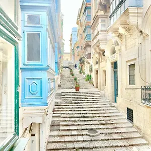 https://valletta-3-bedroom-townhouse.qawrahotelsmalta.org
