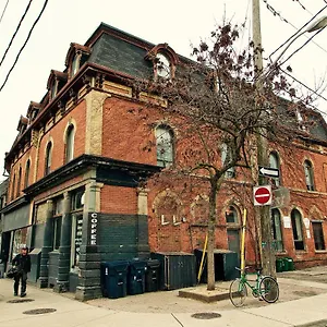 The Parkdale Hostal