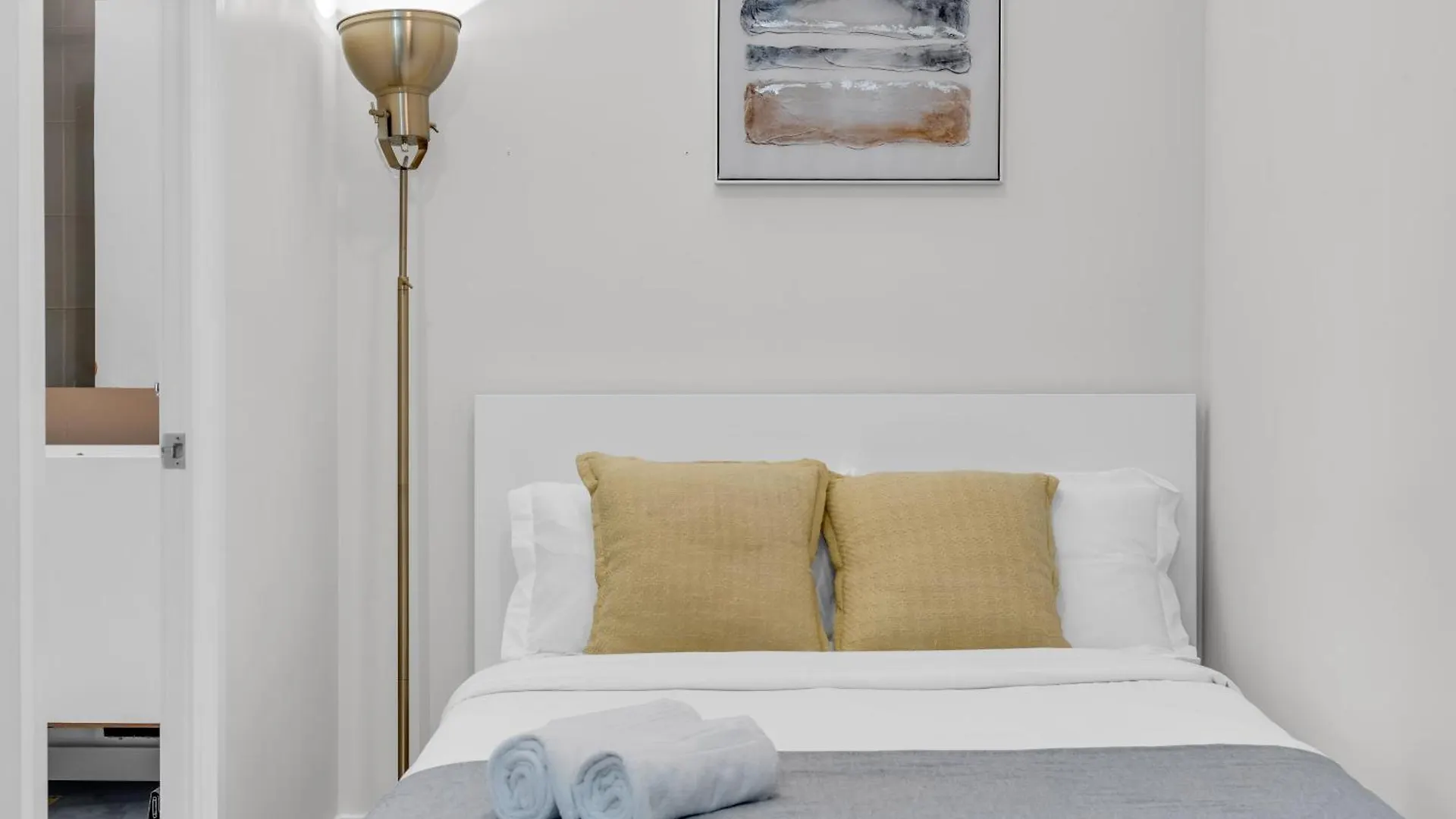 Apartment Downtown Premium Condo Toronto